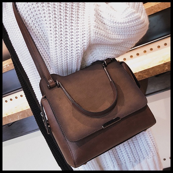 NEW BERLIN Handbag - Picture 2 of 8